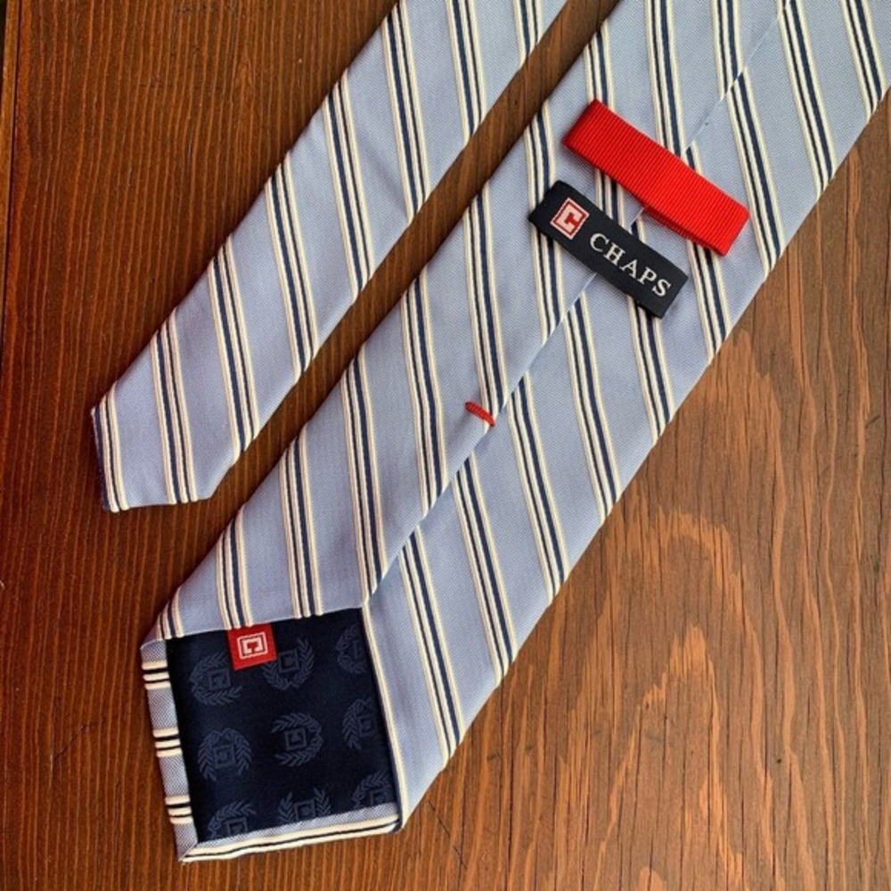 CHAPS Men's Neck Tie Light Blue With Stripes 100% Silk Classic Business Suit